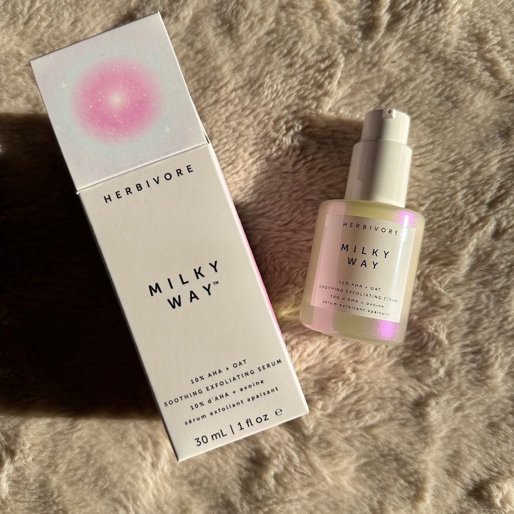 MILKY WAY 10% AHA + Oat Soothing Exfoliating Serum